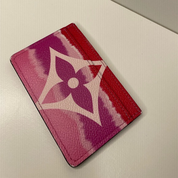 LOUIS VUITTON
Pink/Red Coated Canvas Escale Card Holder - Picture 3 of 7